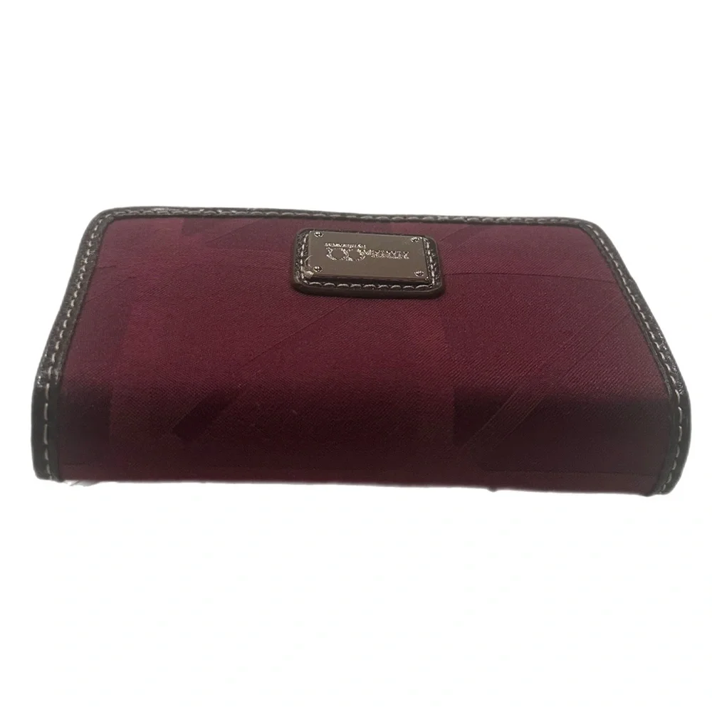 Nine‎ & Co wallet
